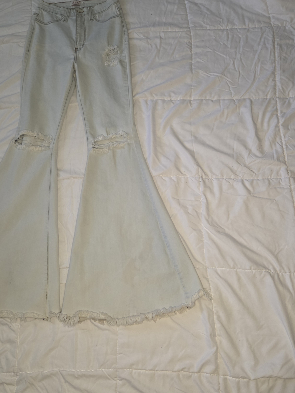 Vibrant MIU Size 27 7 Women’s Light Wash Bell Bottom Jeans - Light Blue - Picture 3 of 9